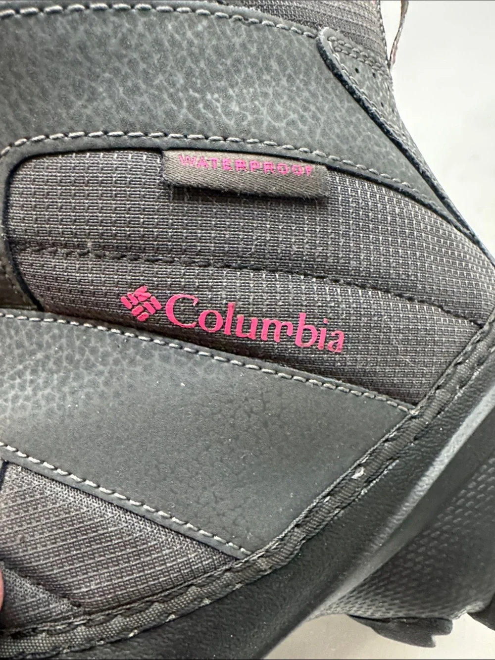 Columbia Kids Dark Gray Winter Boots with Pink Laces Size 3